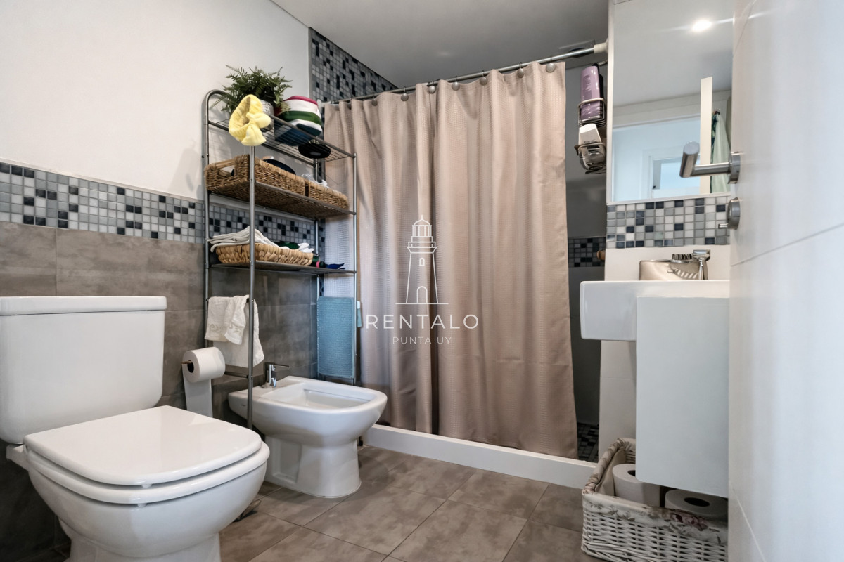 Apartamento ID.945 - Apartamento en venta  de 2 dormitorios en Punta del este Playa Brava