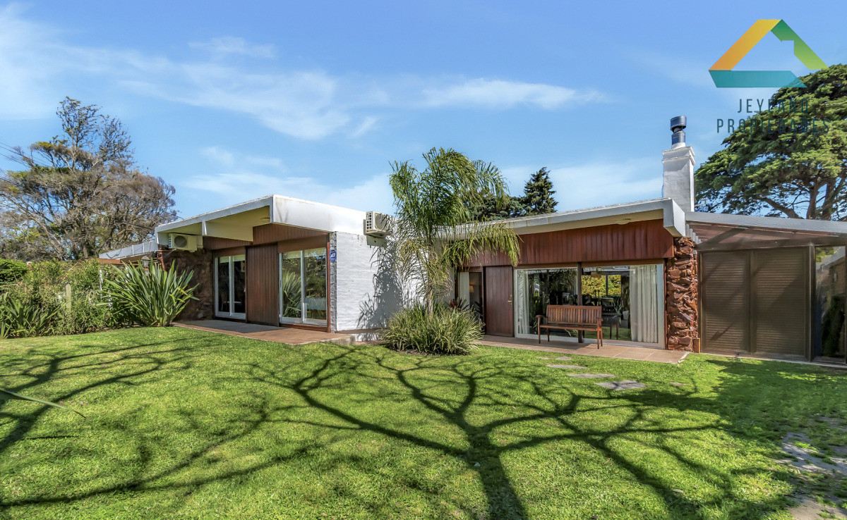 Casa ID.258 - CASA EN VENTA A 3 CUADRAS DE LA PLAYA
