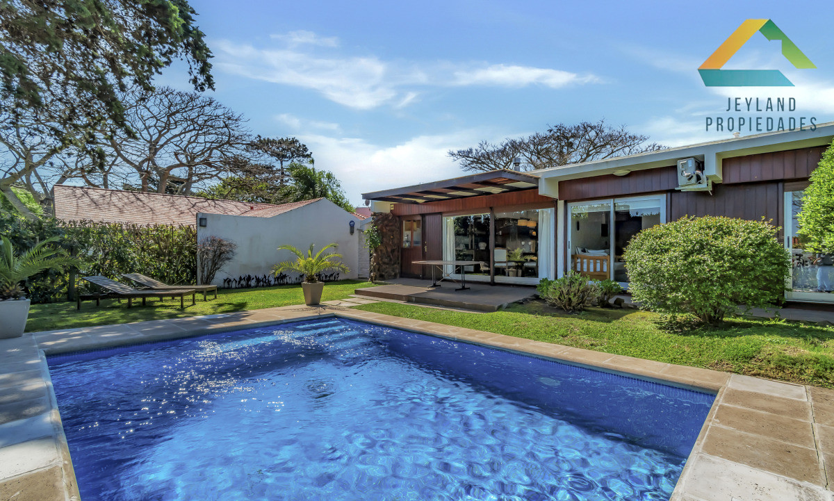 Casa ID.258 - CASA EN VENTA A 3 CUADRAS DE LA PLAYA