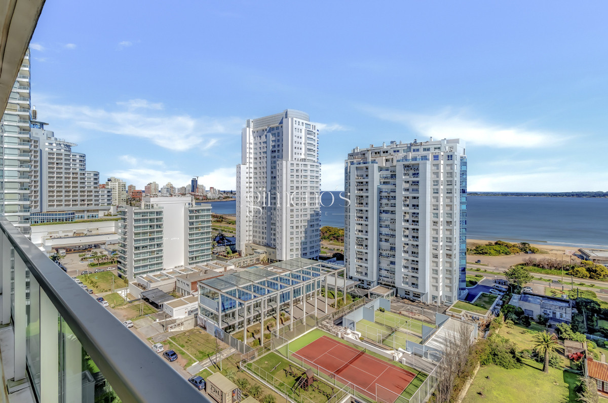 Apartamento ID.279 - Venta de Apartamento 3 Dormitorios Playa Mansa - Punta del Este 