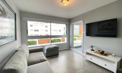 Apartamento 1 Dormitorio y medio en Playa Mansa - Punta del Este