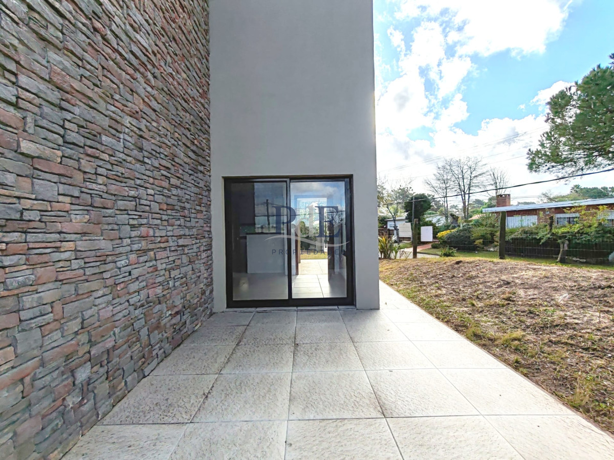 Casa a Estrenar en Pinares | 2 Dormitorios y Medio. Punta del Este. - Imagen 4