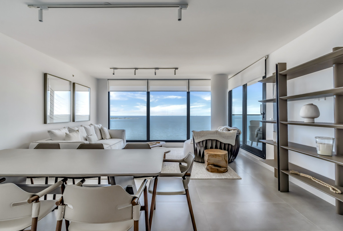 Apartamento de dos dormitorios en venta primera línea con garage
