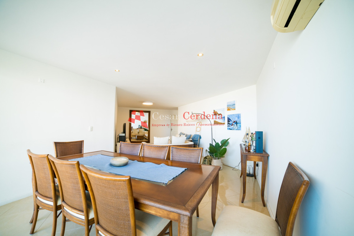 Apartamento ID.1985 - VENTA - Apartamento de tres dormitorios mas servicio en venta con balcón y garage