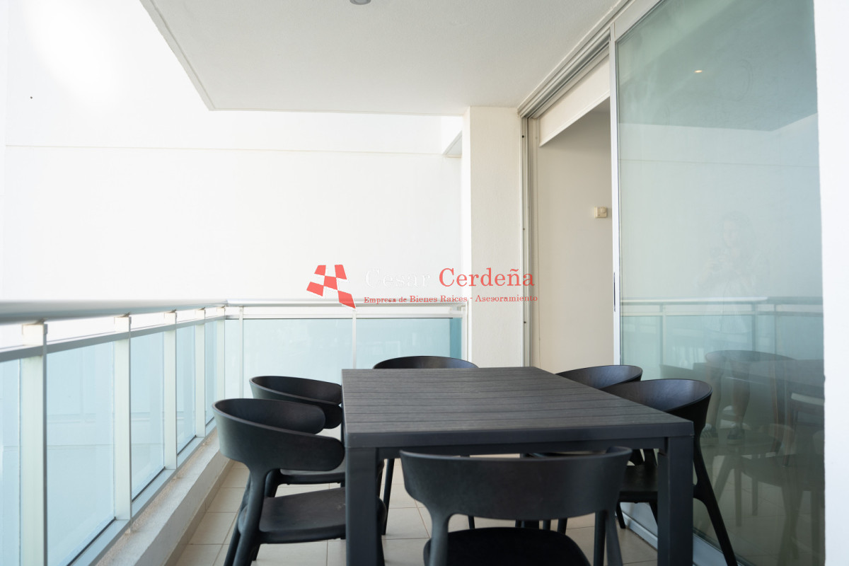 Apartamento ID.1985 - VENTA - Apartamento de tres dormitorios mas servicio en venta con balcón y garage