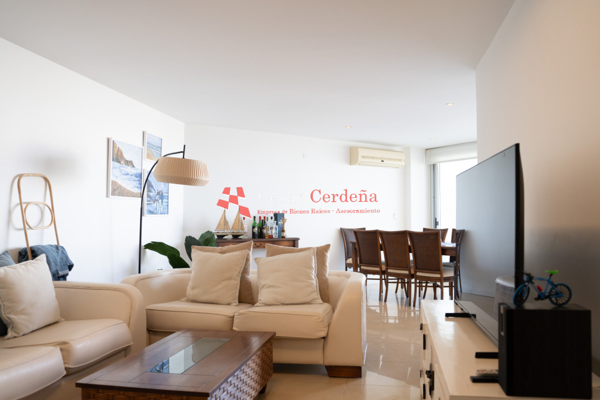 Apartamento ID.1985 - VENTA - Apartamento de tres dormitorios mas servicio en venta con balcón y garage