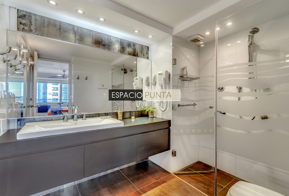 Apartamento ID.2518 - Espectacular Apartamento en Primera Línea Brava
