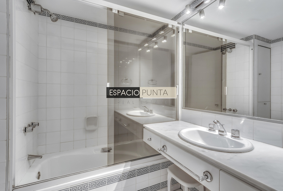 Apartamento ID.36 - Vendo departamento en Punta del Este Primera Linea