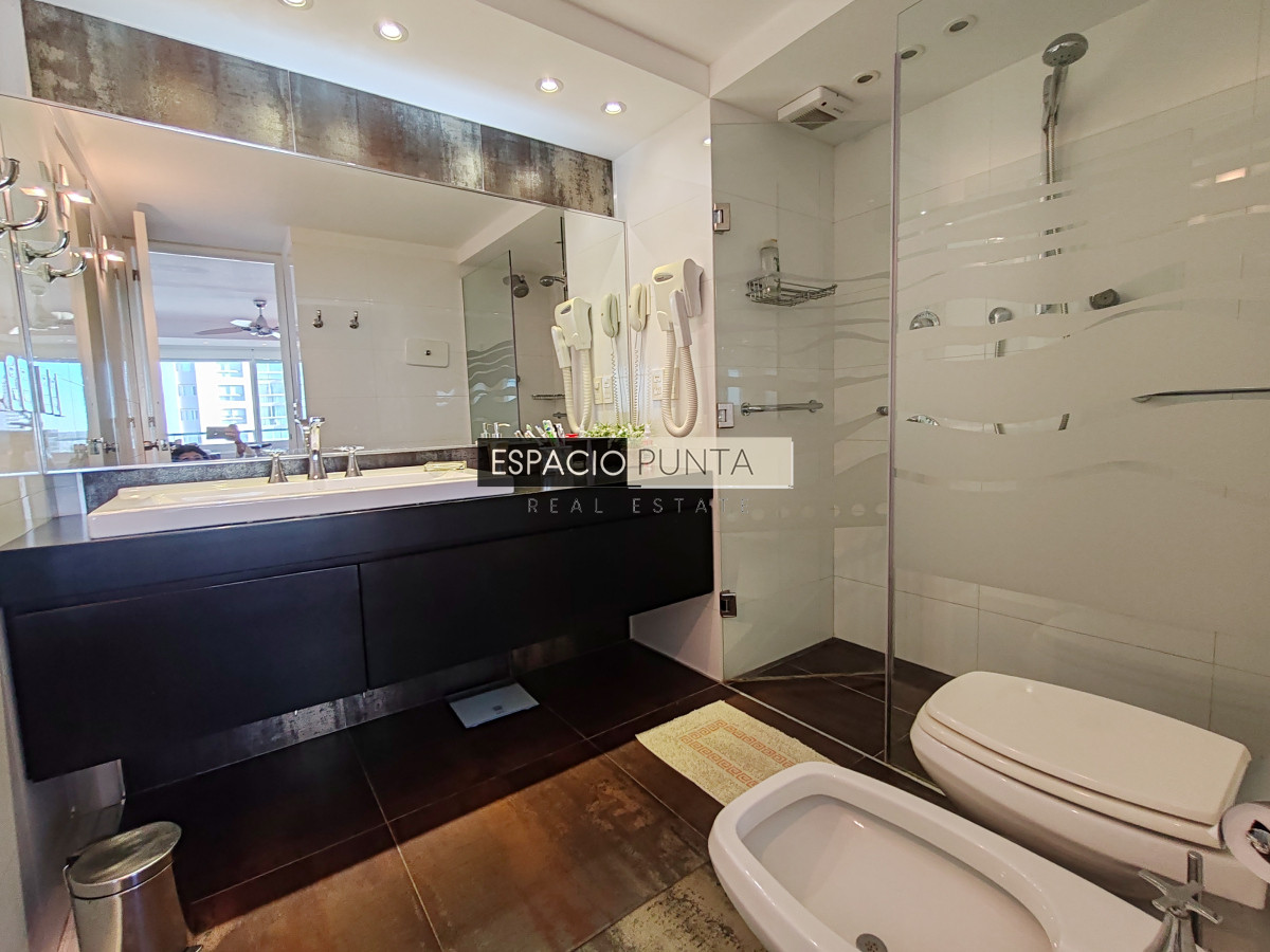 Apartamento ID.2518 - Espectacular Apartamento en Primera Línea Brava