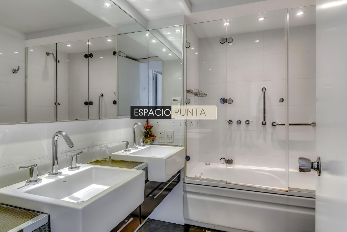 Apartamento ID.2518 - Espectacular Apartamento en Primera Línea Brava