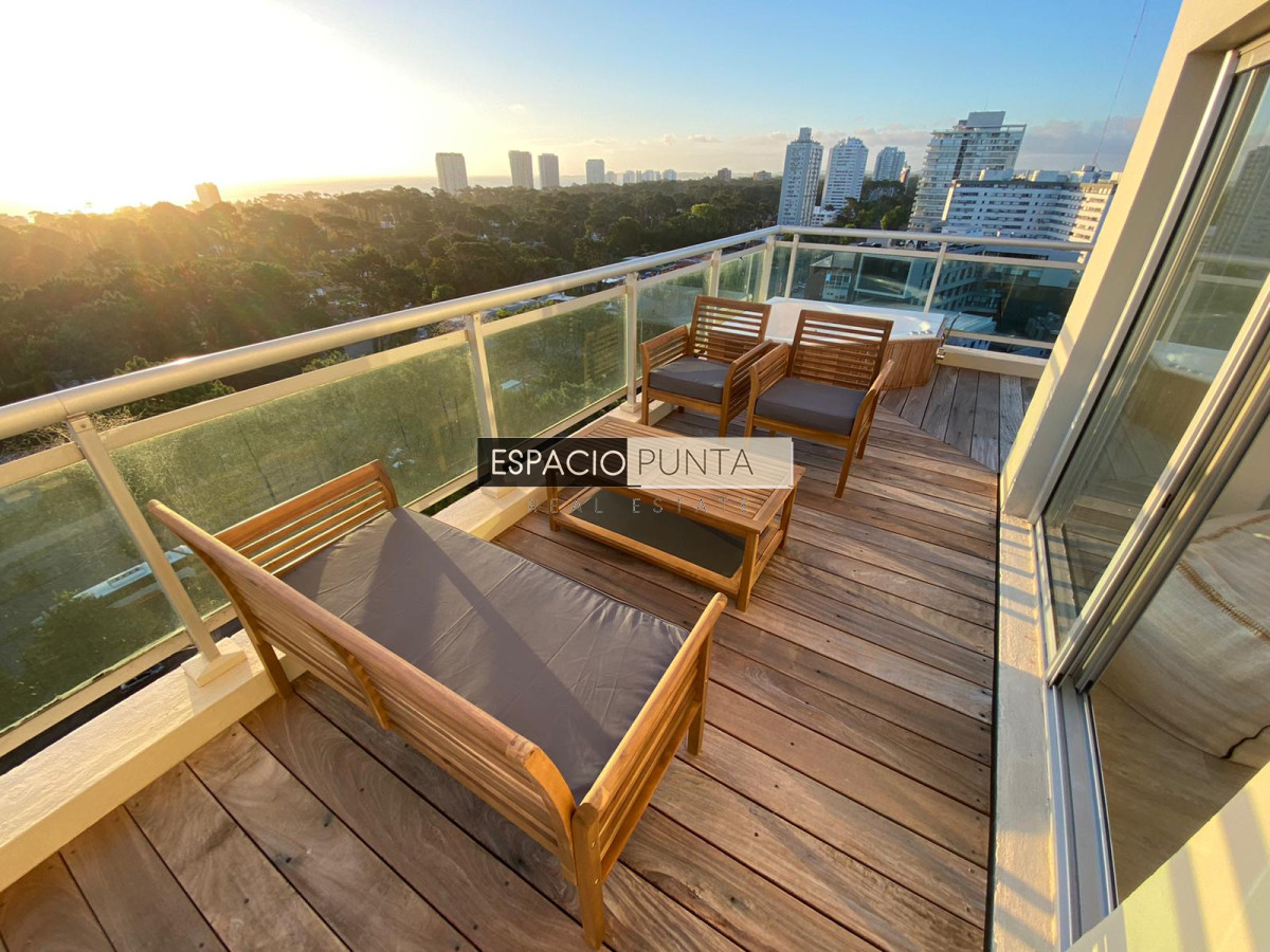 Apartamento ID.1175 - Penthouse en Venta - 3 Dormitorios con Vistas al Mar y Full Amenities