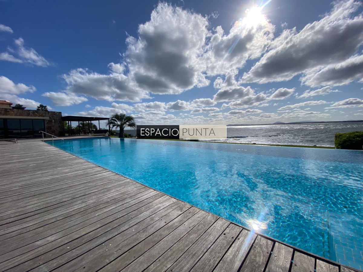 Apartamento ID.1405 - Excelente apartamento con vistas privilegiadas de punta
