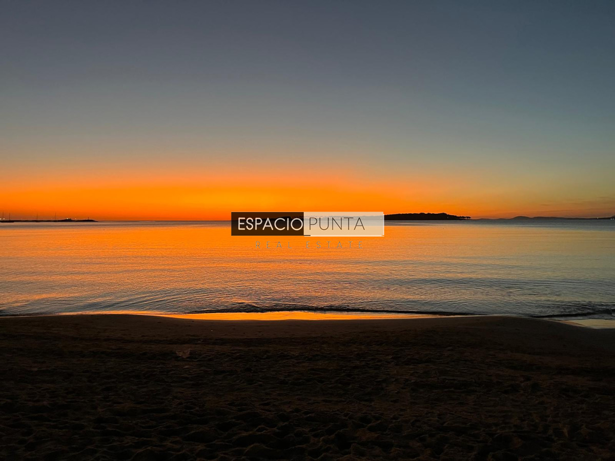 Apartamento ID.1405 - Excelente apartamento con vistas privilegiadas de punta