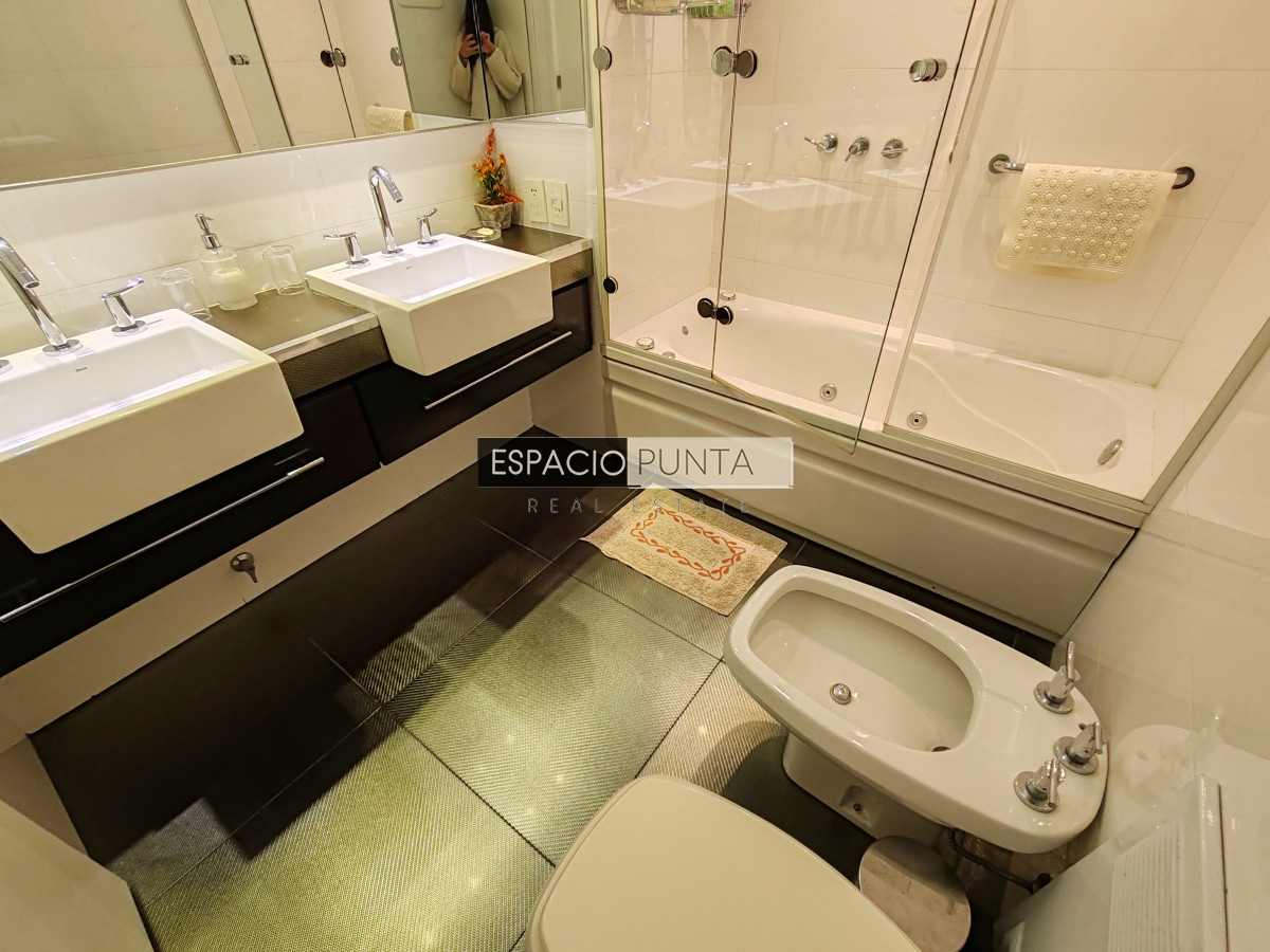 Apartamento ID.2518 - Espectacular Apartamento en Primera Línea Brava