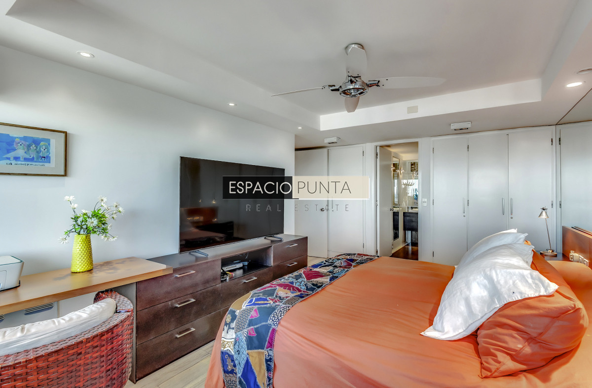 Apartamento ID.2518 - Espectacular Apartamento en Primera Línea Brava