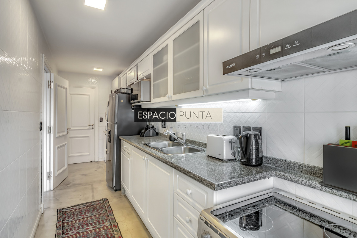 Apartamento ID.1715 - En venta apartamento 3 dormitorios con vista al mar