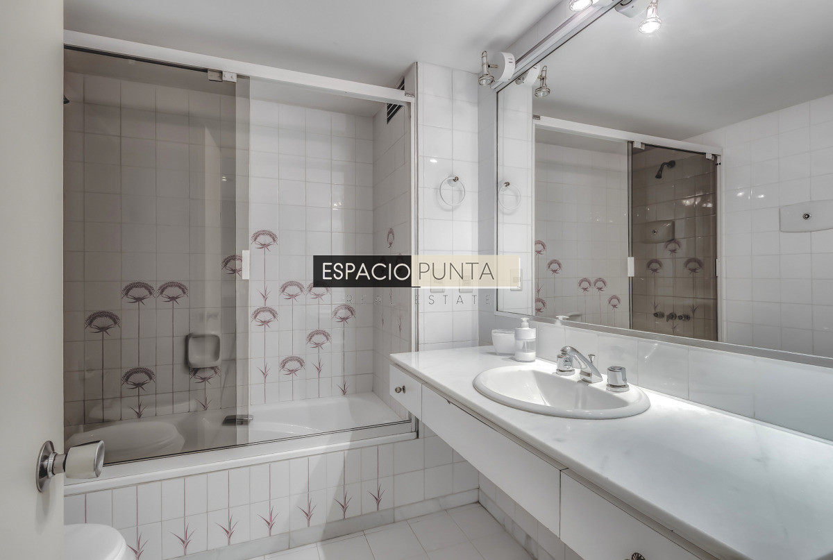 Apartamento ID.36 - Vendo departamento en Punta del Este Primera Linea