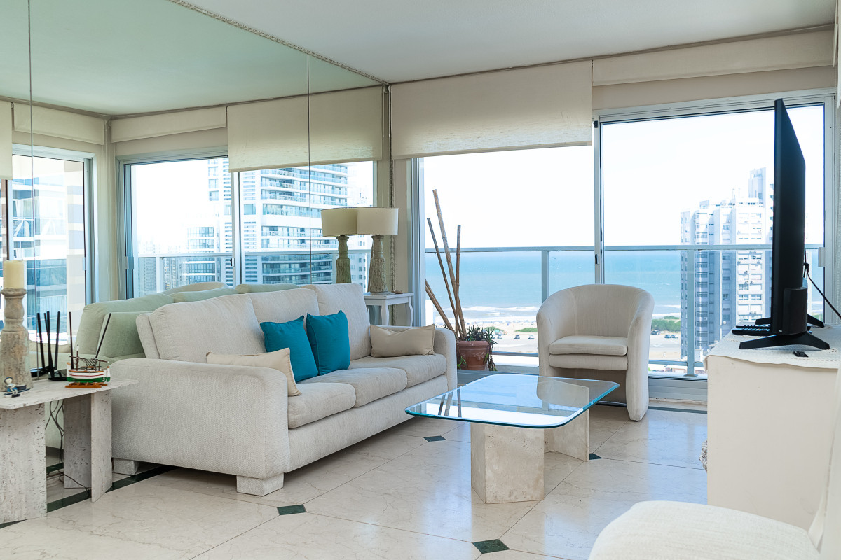 Apartamento de dos dormitorios en Long Beach