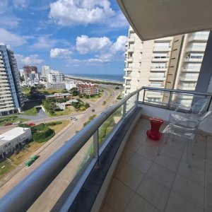 Excelente apartamento con vistas a playa brava!