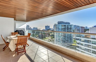 Apartamento de 2 dormitorios a 1 cuadra del mar en venta