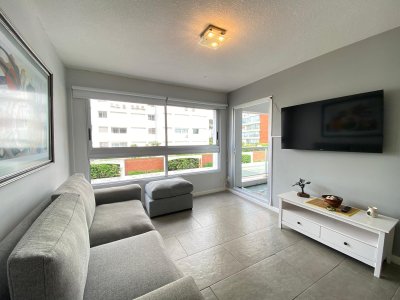 Apartamento 1 Dormitorio y medio en Playa Mansa - Punta del Este