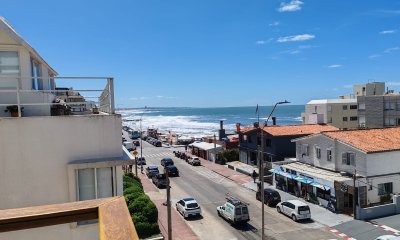 Apto 2 dormitorios con vista al mar