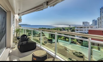 En venta apartamento 3 dormitorios con vista al mar