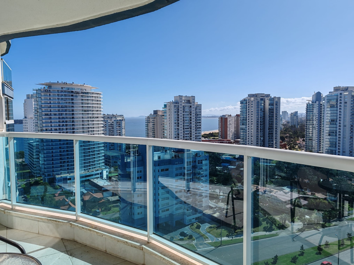 En venta apartamento 2 dormitorios en Playa Mansa