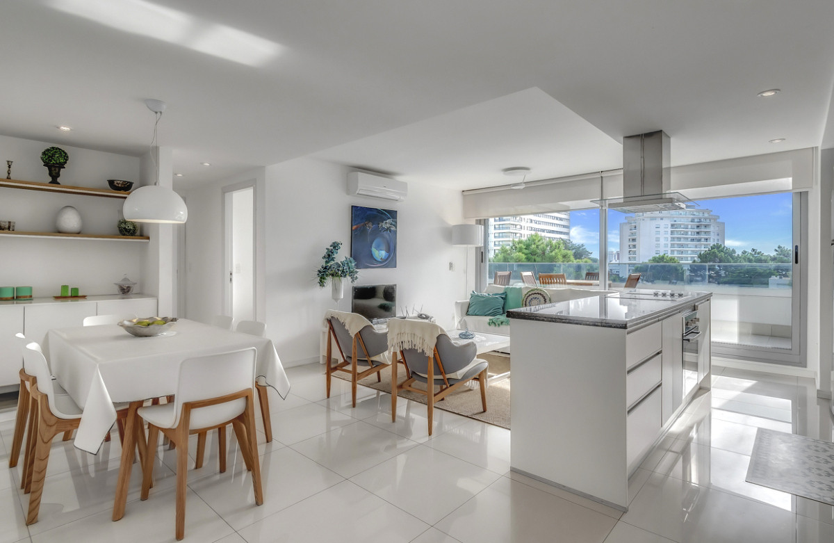 APARTAMENTO EN PUNTA DEL ESTE