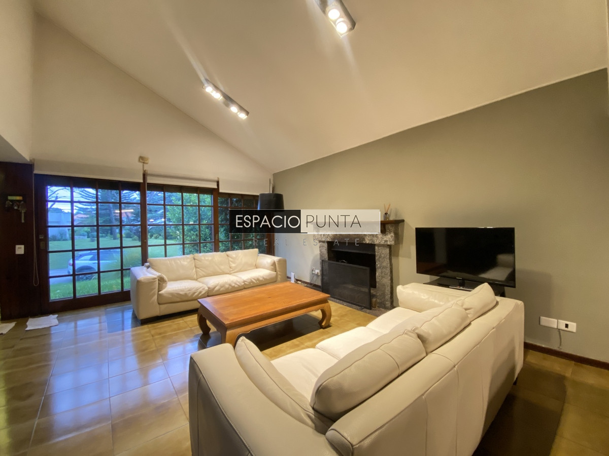 Casa ID.275 - Vendo Casa en Playa Mansa