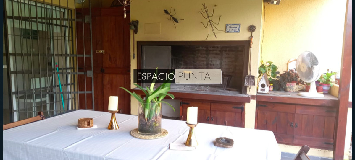 Casa ID.2033 - CASA 4 DORMITORIOS A 2 CUADRAS DE LA PLAYA
