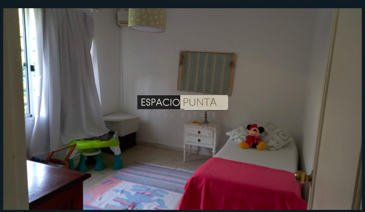 Casa ID.2033 - CASA 4 DORMITORIOS A 2 CUADRAS DE LA PLAYA