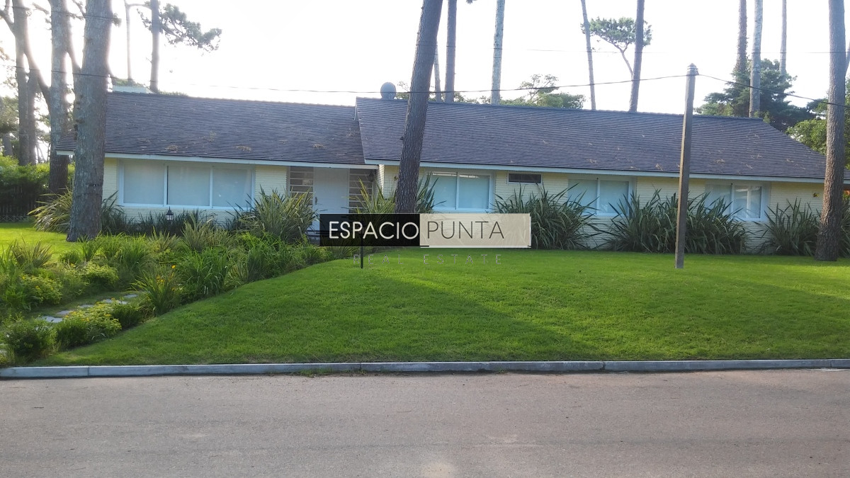 Casa ID.297 - Casa en Venta a  pasos del Mar Punta del este