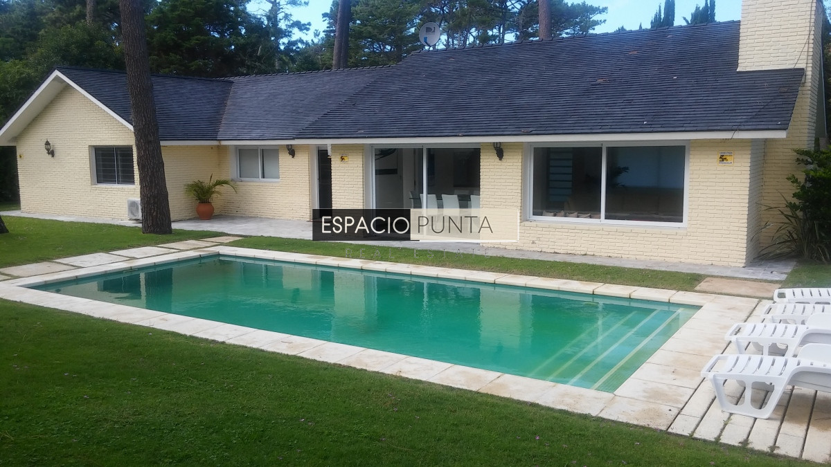 Casa ID.297 - Casa en Venta a  pasos del Mar Punta del este