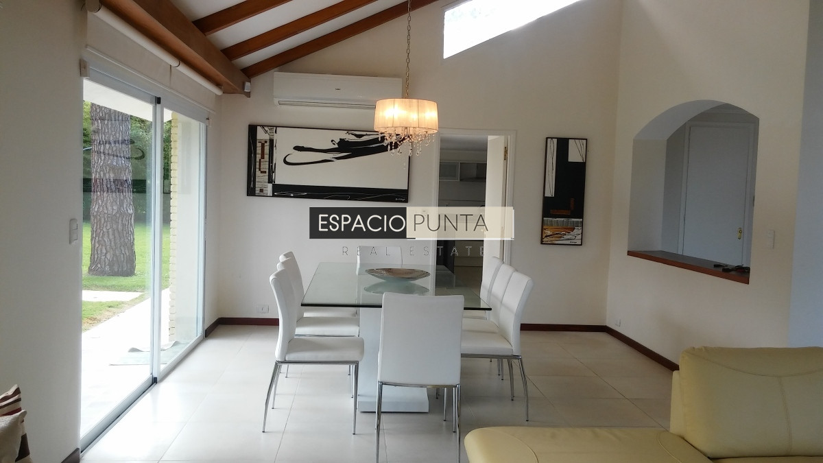 Casa ID.297 - Casa en Venta a  pasos del Mar Punta del este