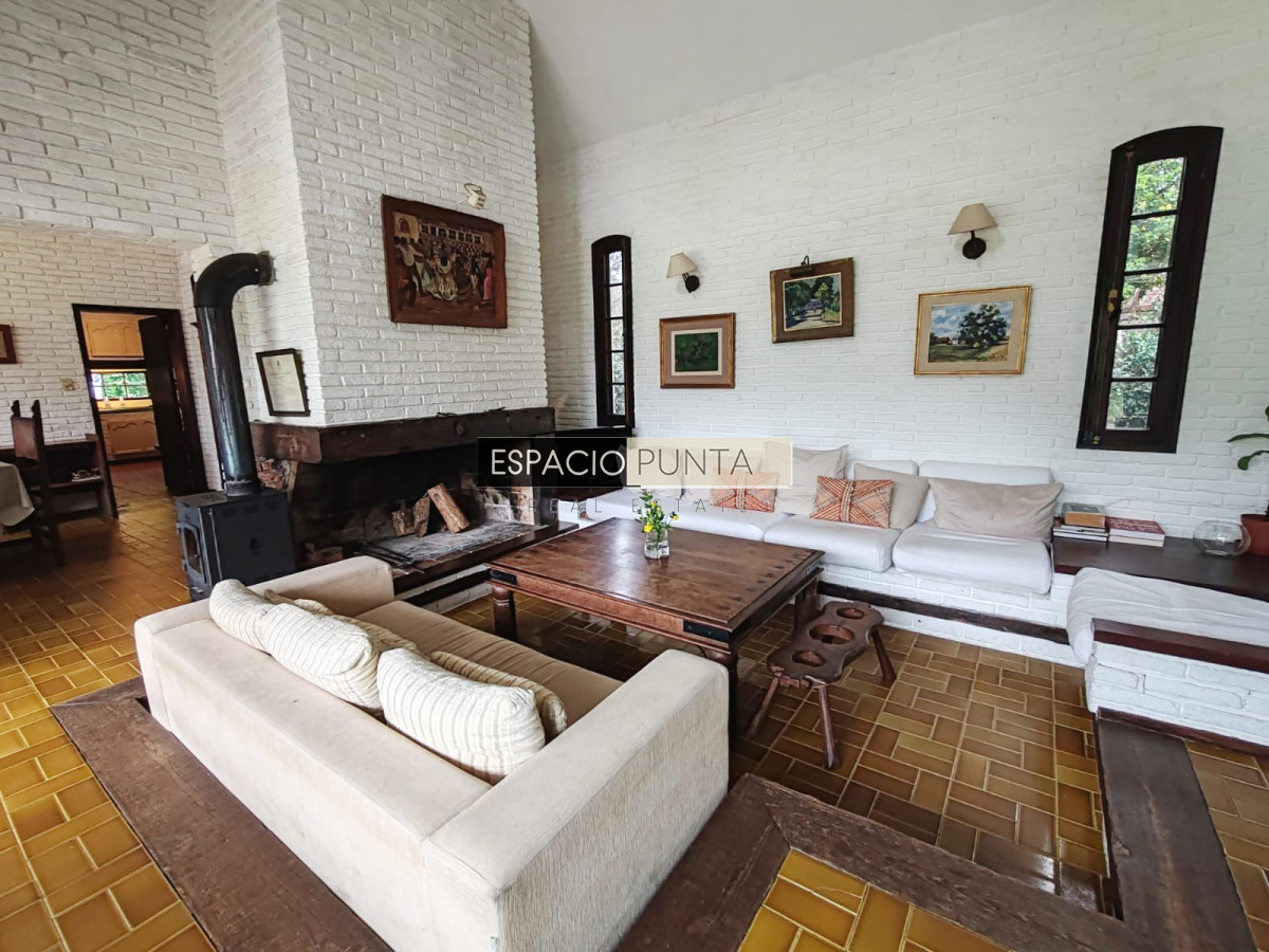 Casa ID.1611 - Amplia casa 4 dormitorios en zona del Golf