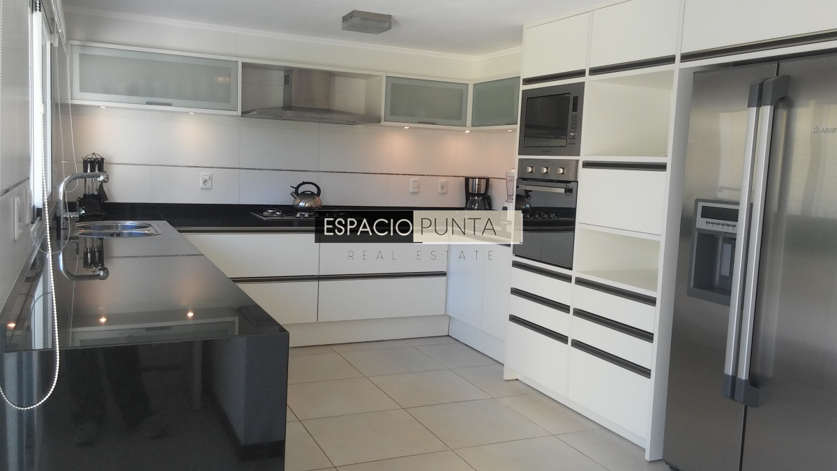 Casa ID.297 - Casa en Venta a  pasos del Mar Punta del este
