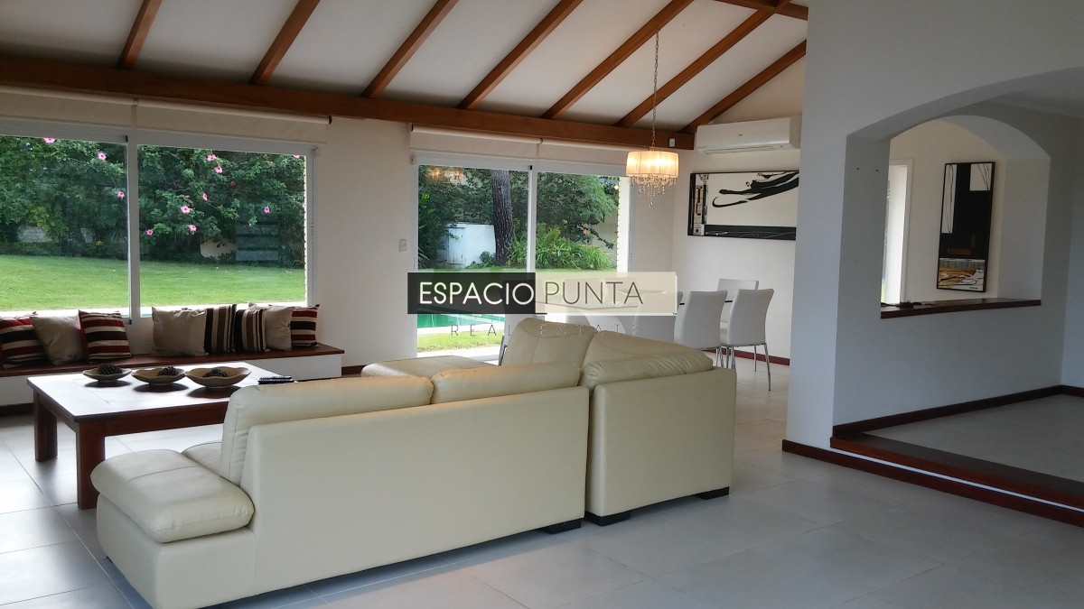 Casa ID.297 - Casa en Venta a  pasos del Mar Punta del este