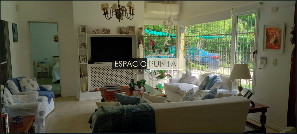 Casa ID.2033 - CASA 4 DORMITORIOS A 2 CUADRAS DE LA PLAYA