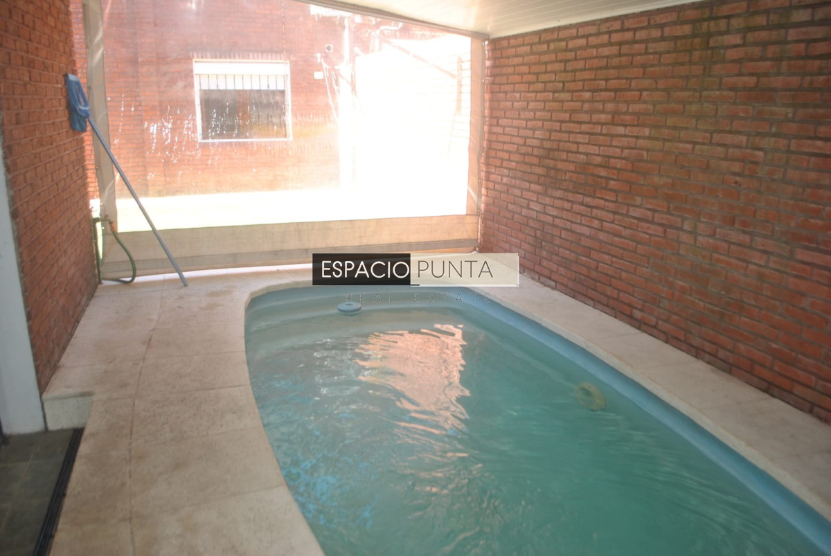 Casa ID.5005 - Casa de 4 dormitorios en Pinares 