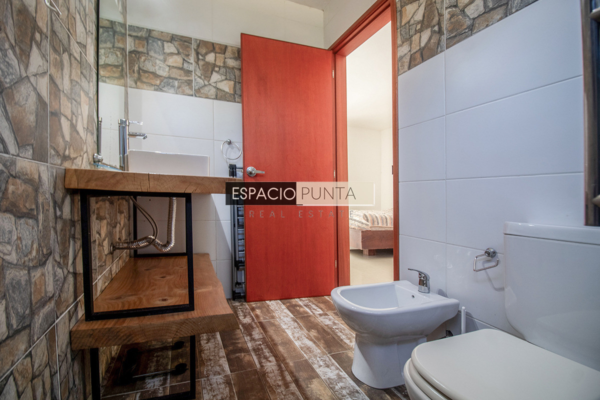 Casa ID.5167 - Venta Casa de tres dormitorios piscina climatizada Zona Marly!