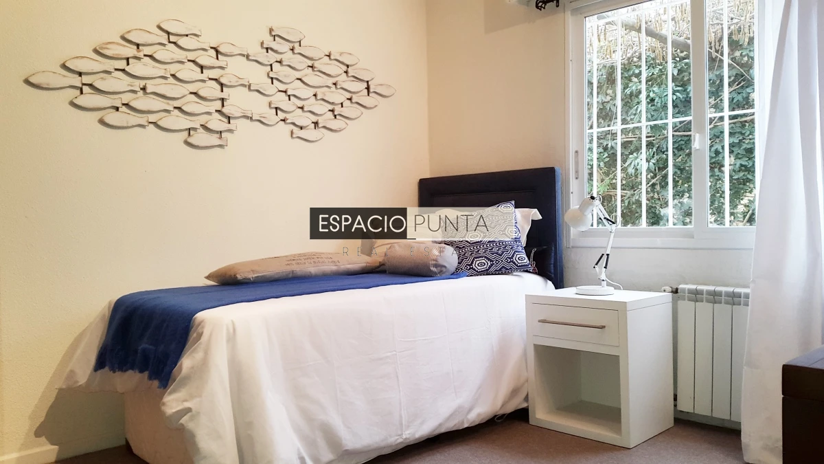 Casa ID.295 - Vendo Excelente Casa en Playa Mansa Punta del Este