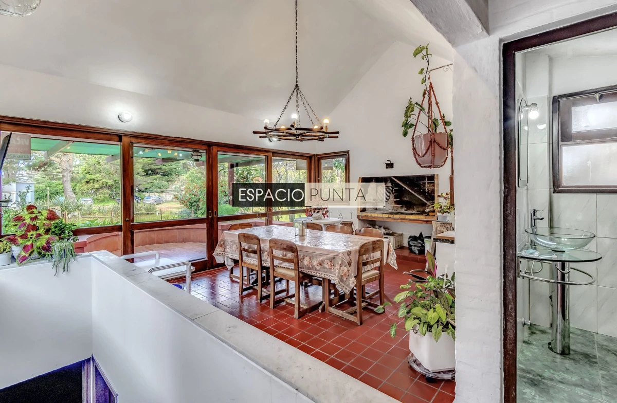 Casa ID.786 - Espectacular Casa de 6 dormitorios en San Rafael