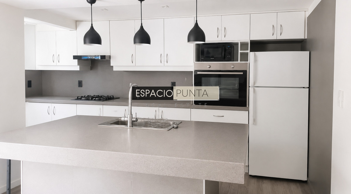 Casa ID.5209 - Casa minimalista de 3 dormitorios con piscina climatizada en Cantegril