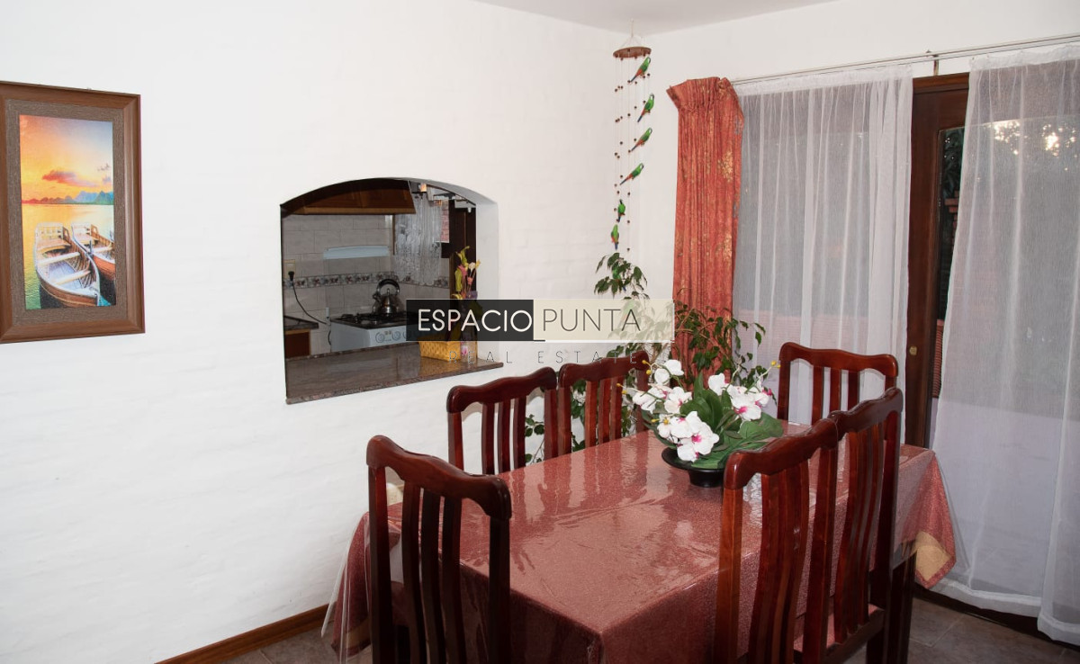Casa ID.5005 - Casa de 4 dormitorios en Pinares 