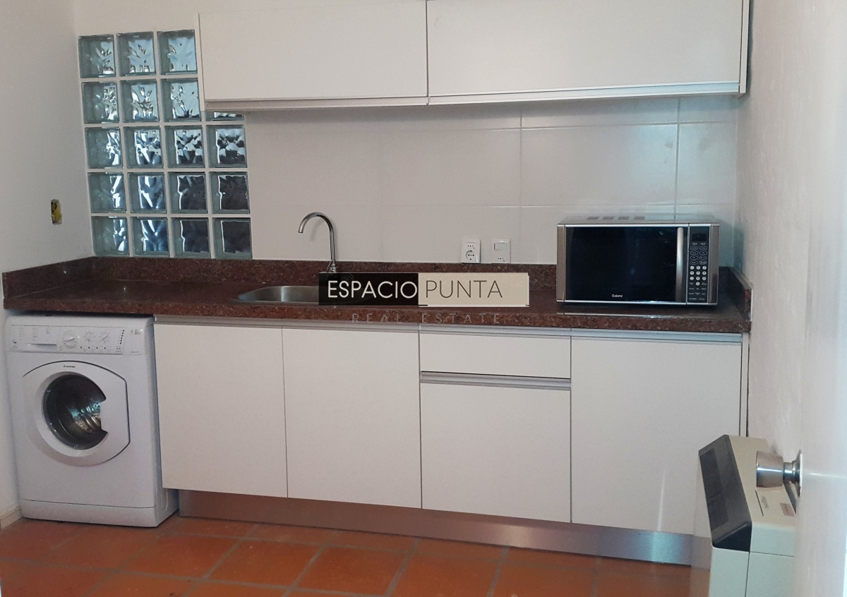 Casa ID.295 - Vendo Excelente Casa en Playa Mansa Punta del Este