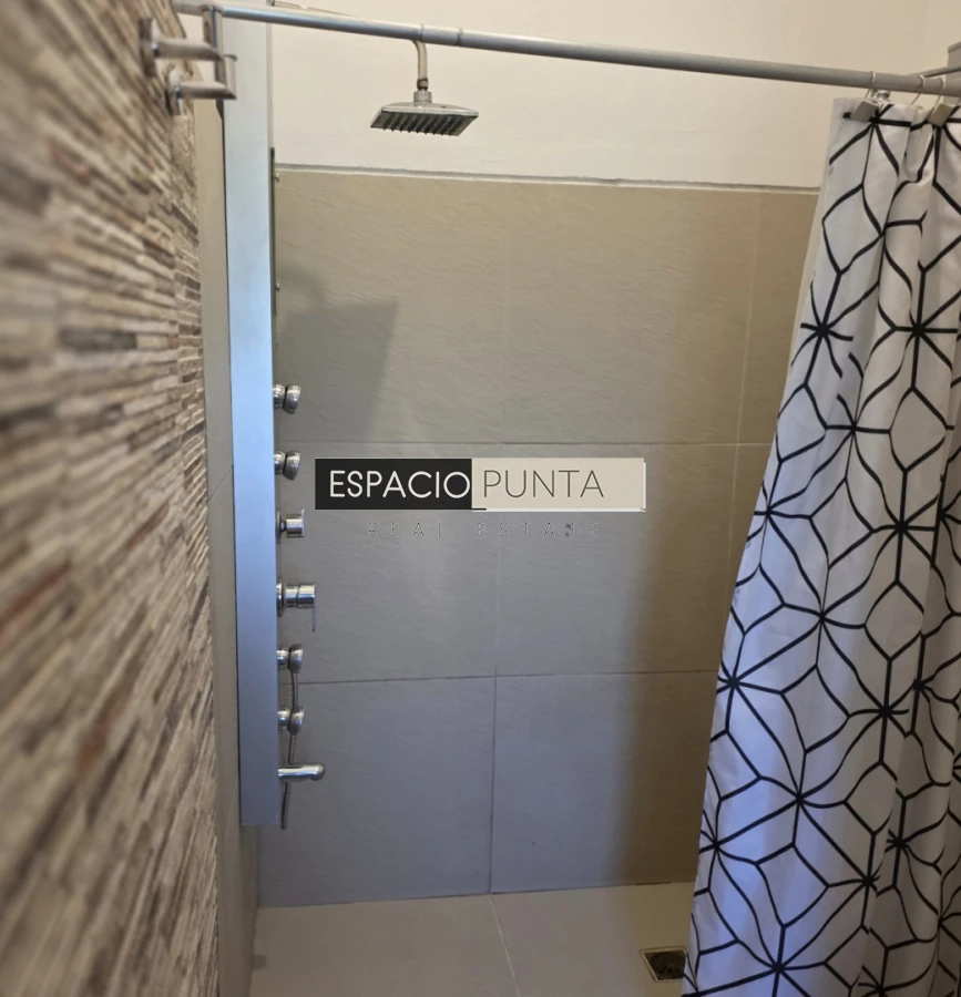 Casa ID.3917 - Gran casa en La Barra con piscina