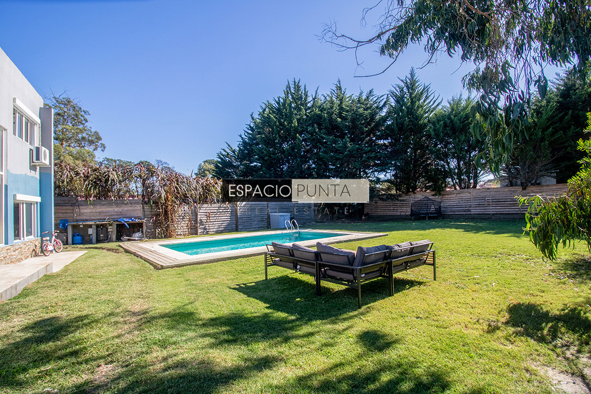 Casa ID.5167 - Venta Casa de tres dormitorios piscina climatizada Zona Marly!