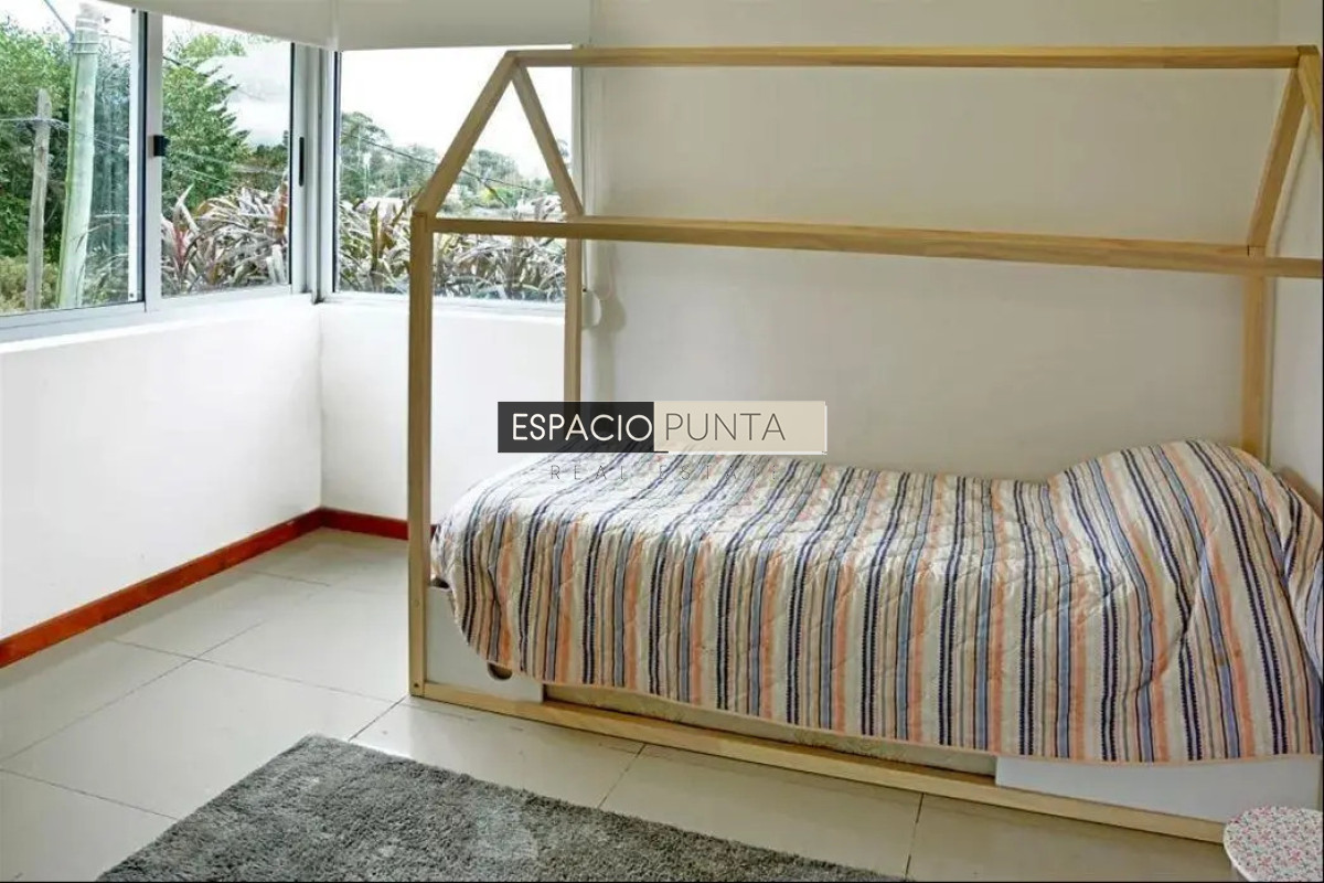 Casa ID.5167 - Venta Casa de tres dormitorios piscina climatizada Zona Marly!