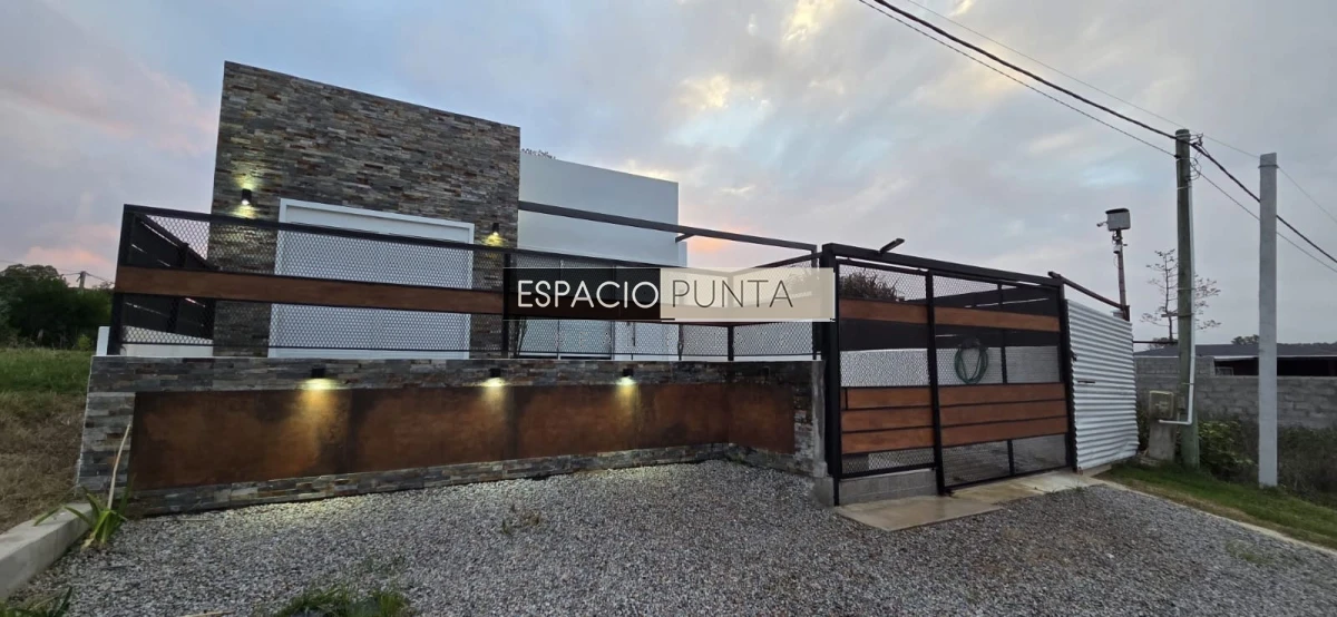 Casa ID.4685 - Hermosa Casa A Estrenar